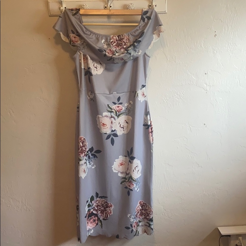 Light blue dress - flower details